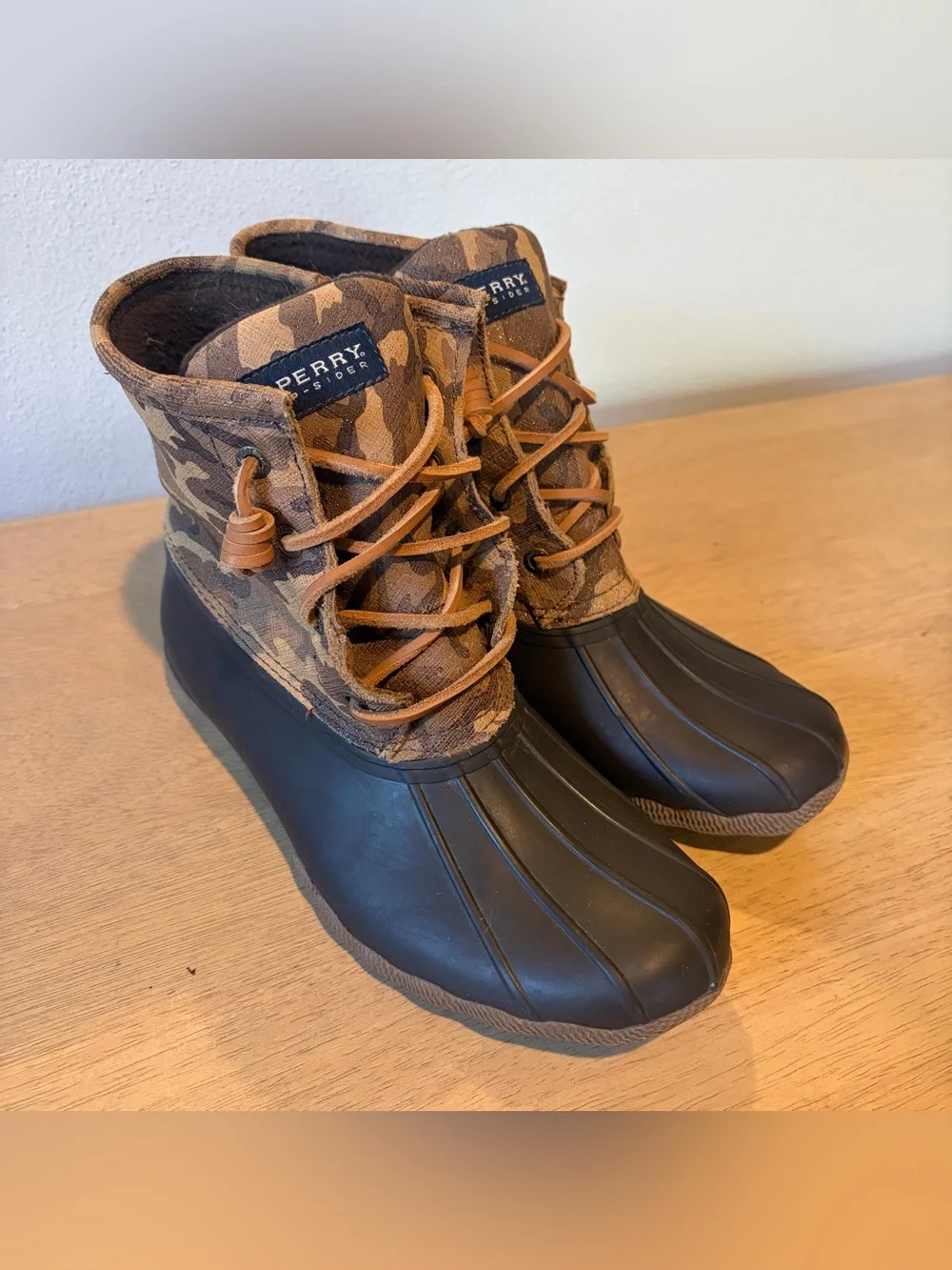 Sperry Top-Sider Women’s Saltwater Duck Boot. Size: 7. Brown Camo.